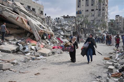 Gaza awaits international aid convoys, Israeli invasion